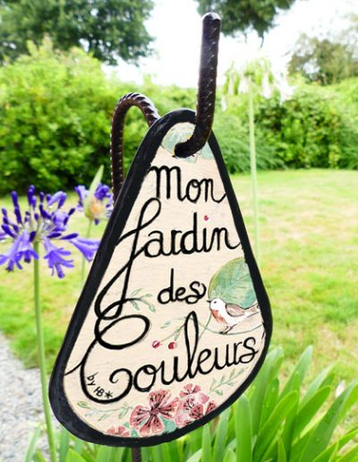 decoration jardin ardoise suspendue peinte à la main